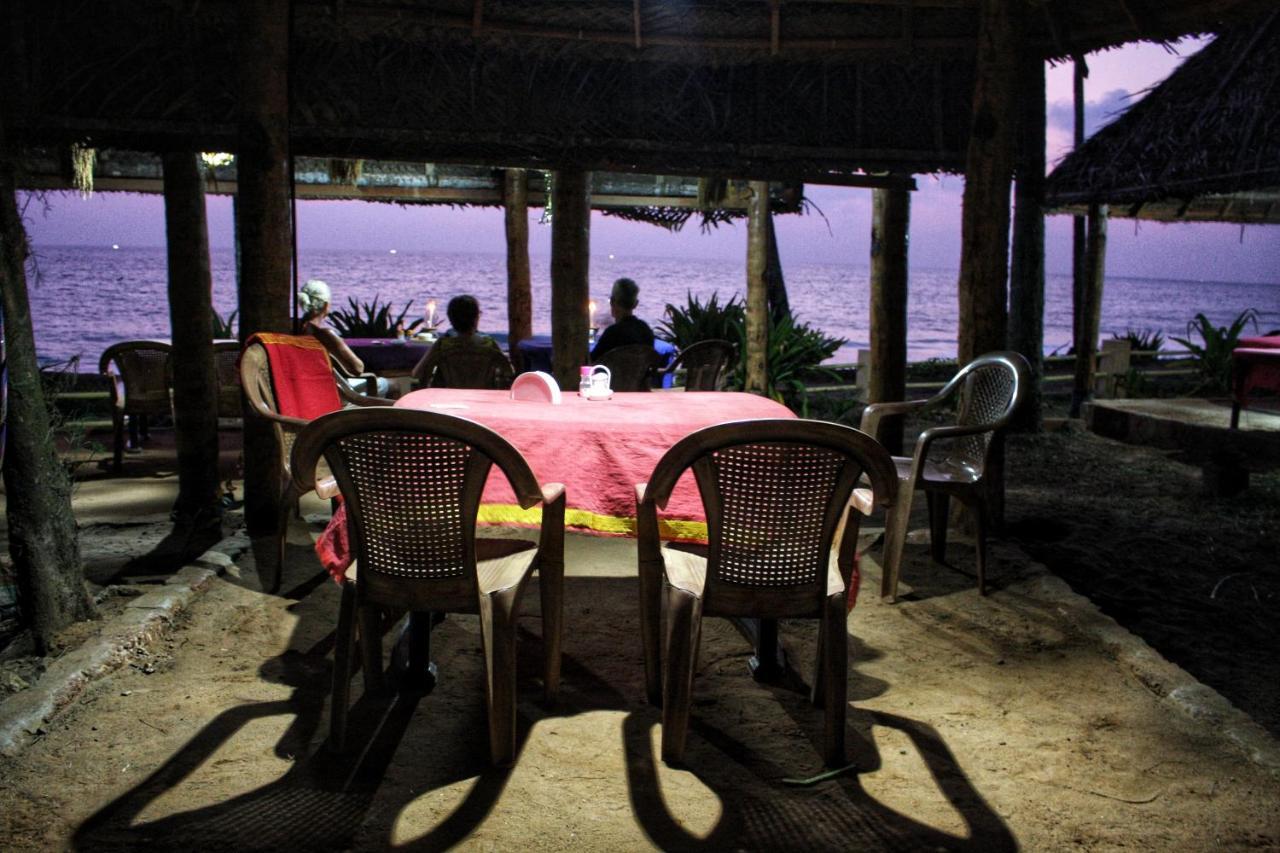 Sukriti Beach Resort Varkala Eksteriør billede