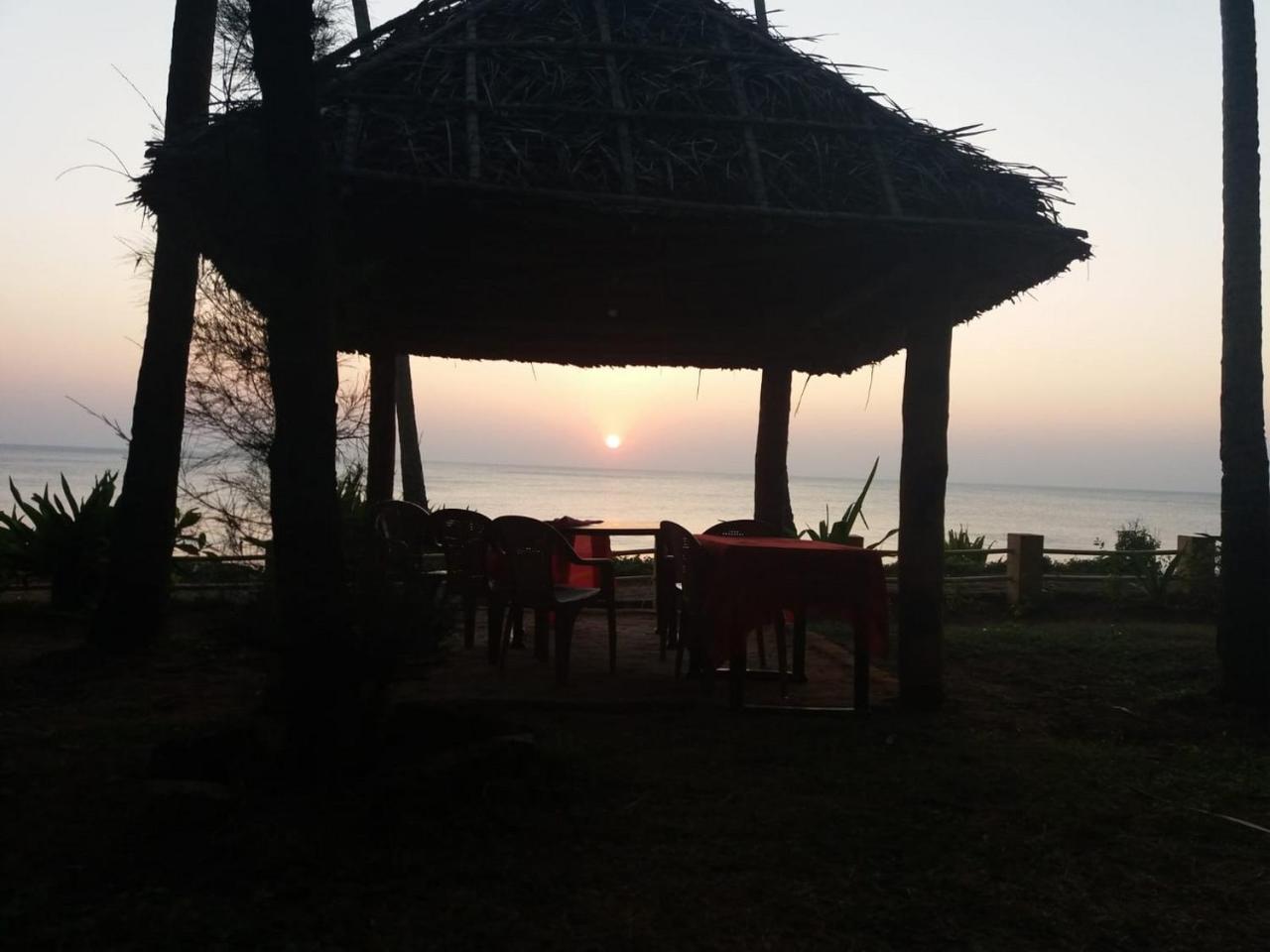 Sukriti Beach Resort Varkala Eksteriør billede