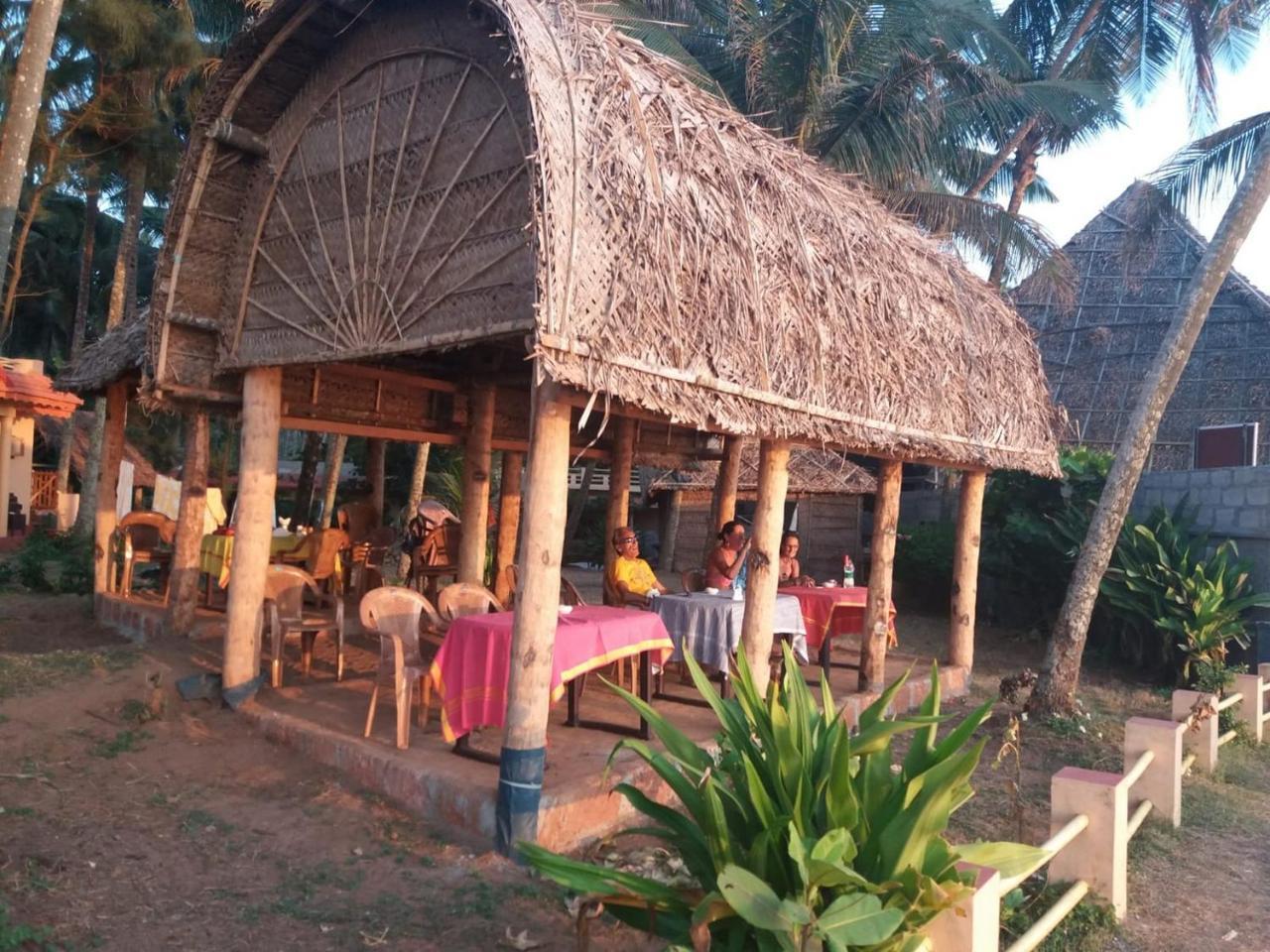 Sukriti Beach Resort Varkala Eksteriør billede